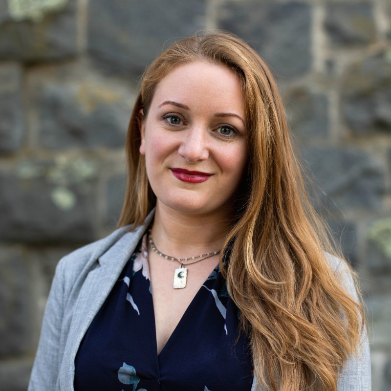 LinkedIn Headshot 2021 (1)